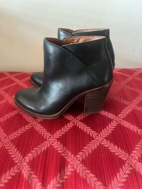 Lucky Brand Black Leather Ankle Booties with Stacked Heel